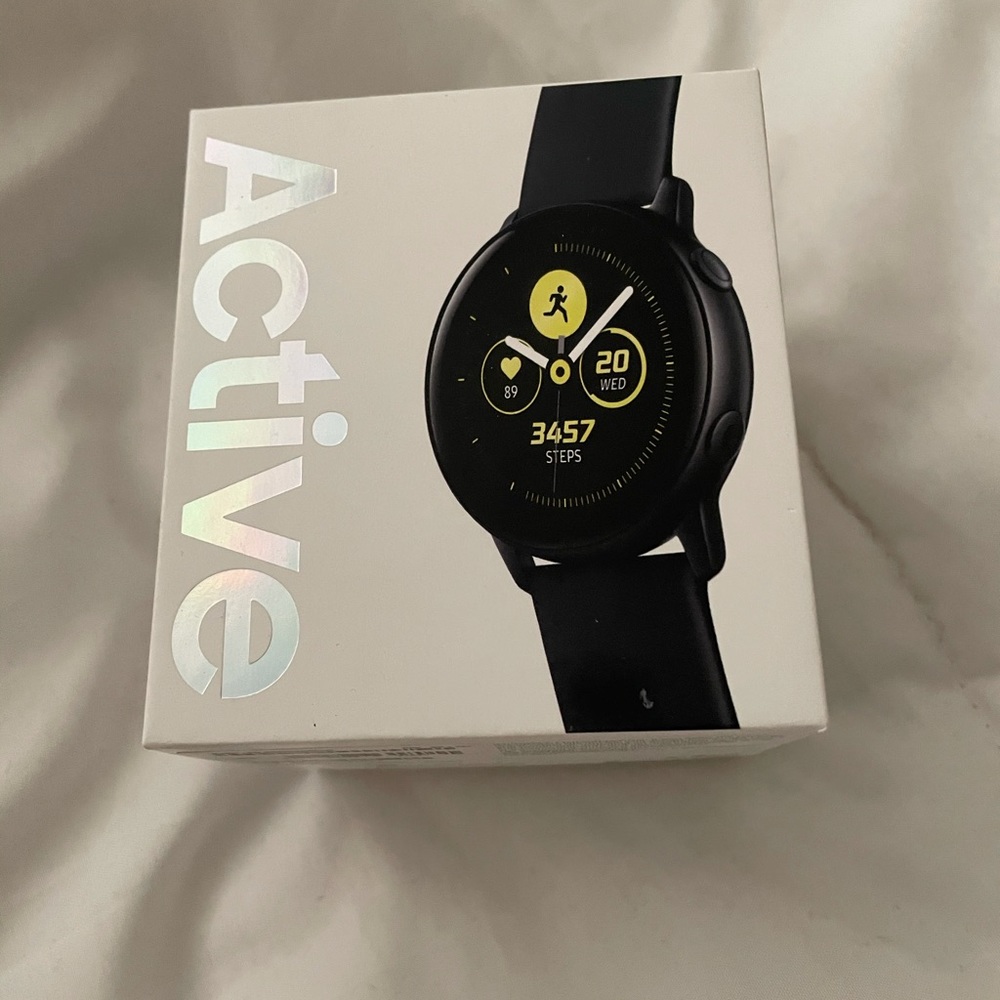 Samsung active watch slightly used.